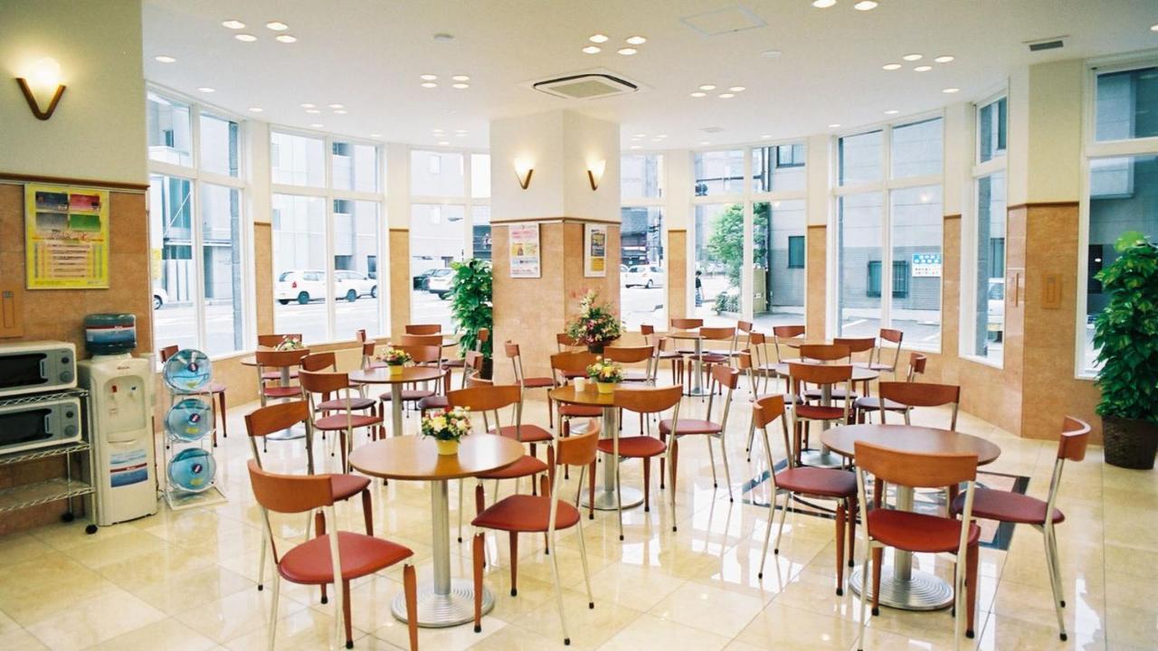Toyoko Inn Kanazawa-Eki Higashi-Guchi Exterior foto